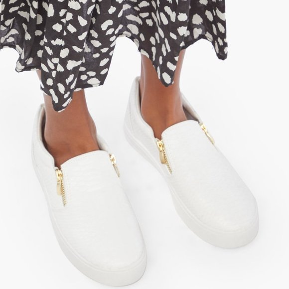 #NWT - SLIP ON SNEAKER W/ DECORATIVE ZIPPER - Picture 3 of 8